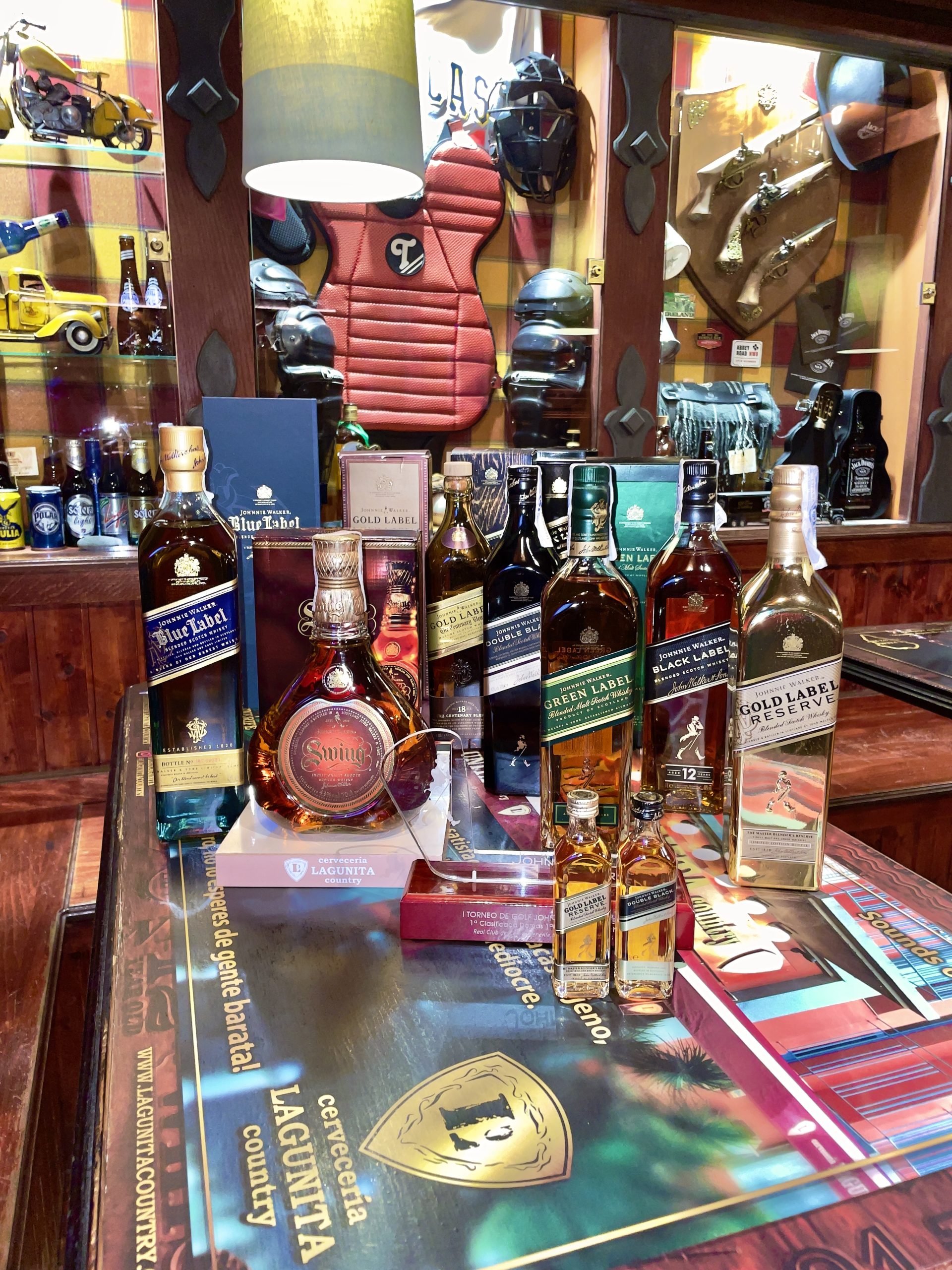 Selección de whisky en Lagunita Country